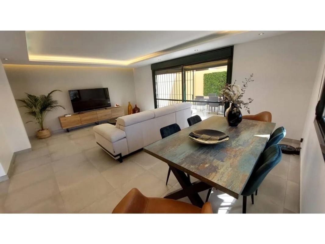 Sprzedaż niezależnego domku jednorodzinnego w Barrio Huerta Nueva, Estepona photo 3