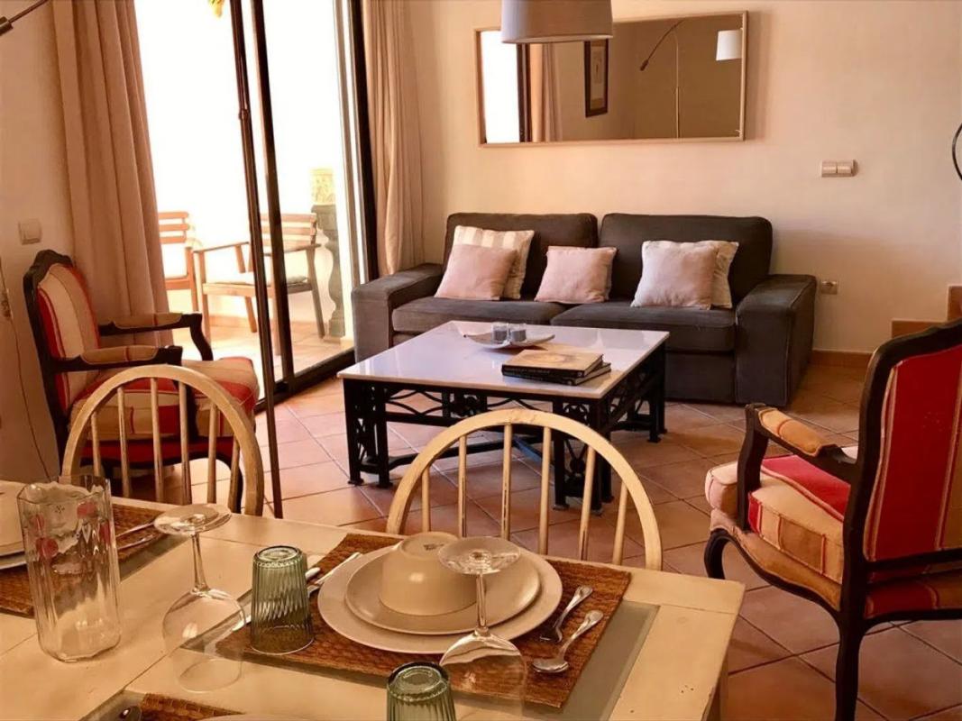 Venta de ático en Barrio Guadalmansa, Estepona photo 1
