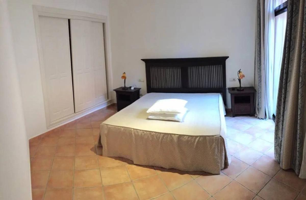 Venta de ático en Barrio Guadalmansa, Estepona photo 5