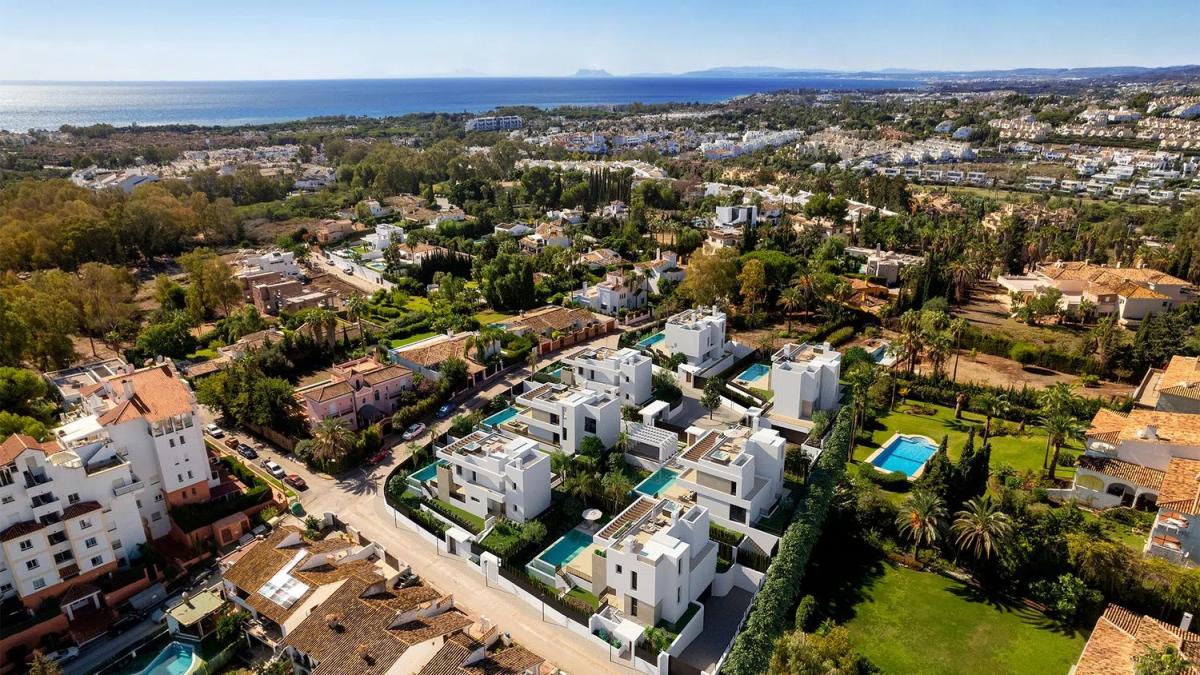 Venta de chalet independiente en Barrio Nueva Atalaya, Estepona
photo 1