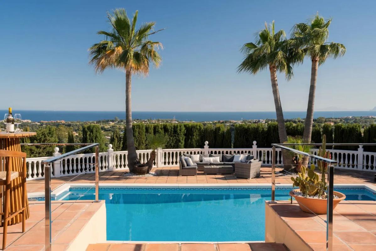 Sale of independent chalet in Barrio Las Lomas, Estepona
photo 2