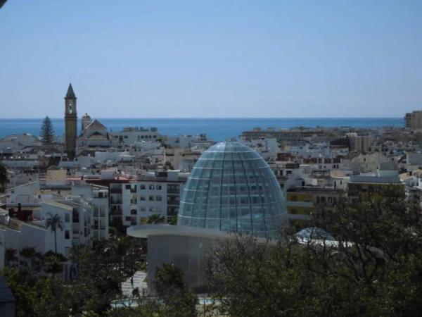 Apartment for sale in Barrio Sierra de Estepona-Avda de Andalucia, Estepona photo 1