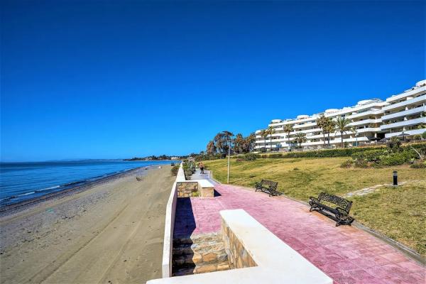 Продажа квартиры в Los Granados Playa, Эстепона photo 1