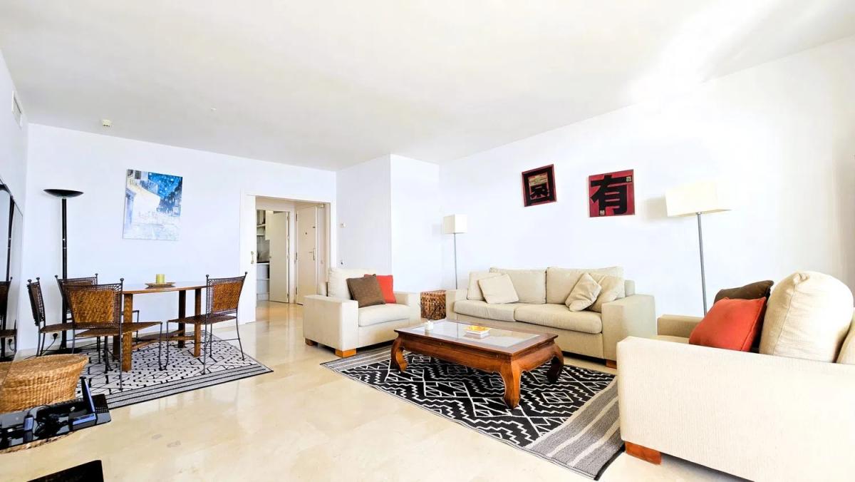 Sale of apartment in Los Granados Playa, Estepona
 photo 3