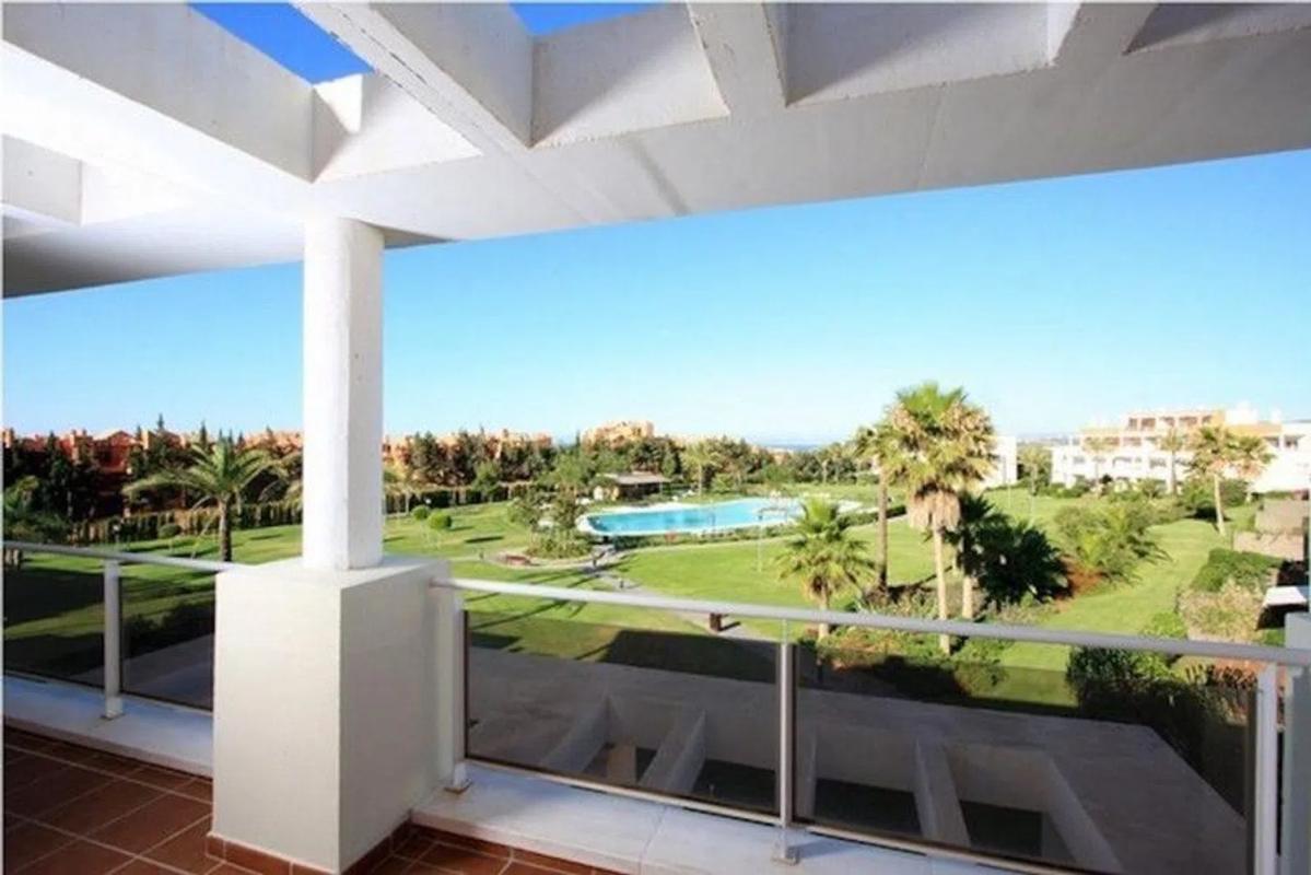Penthouse sale in Cl Almachar, 4 Z, Estepona photo 1