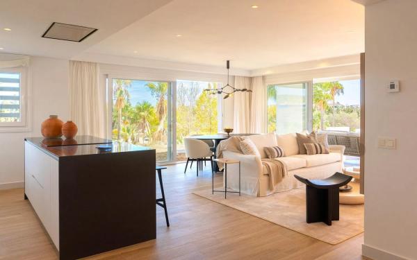 Apartment for sale in Barrio Estepona Golf, Estepona photo 1