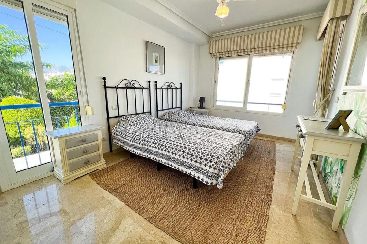 Sale of independent chalet in Barrio Bel-Air, Estepona
 photo 3