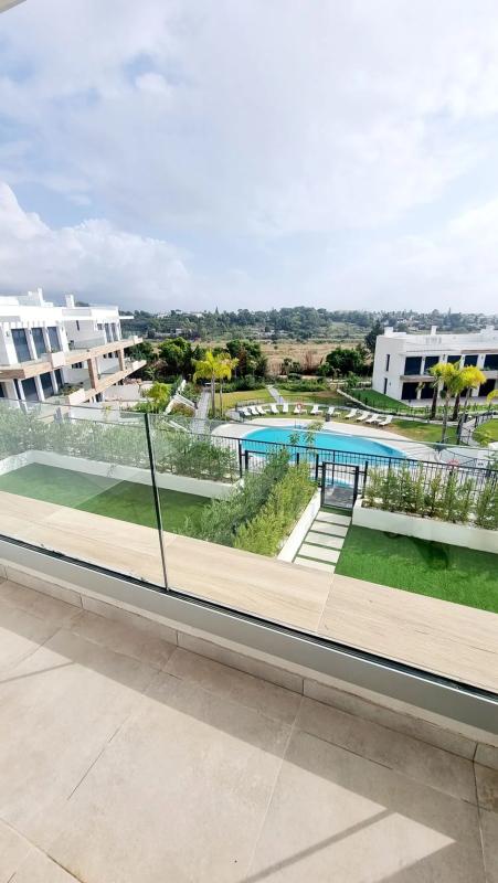 Sale of apartment in Calle Pico Alcazaba, Estepona
photo 1