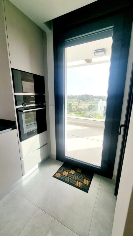 Sale of apartment in Calle Pico Alcazaba, Estepona
photo 3