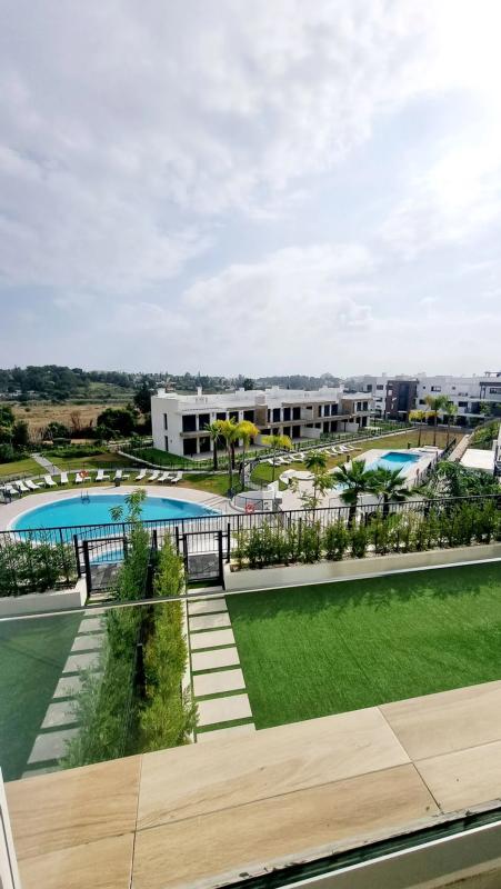 Sale of apartment in Calle Pico Alcazaba, Estepona
photo 4
