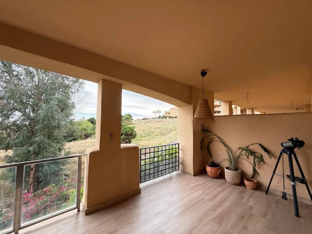 Sale of apartment in La Resina Golf, Estepona
 photo 3