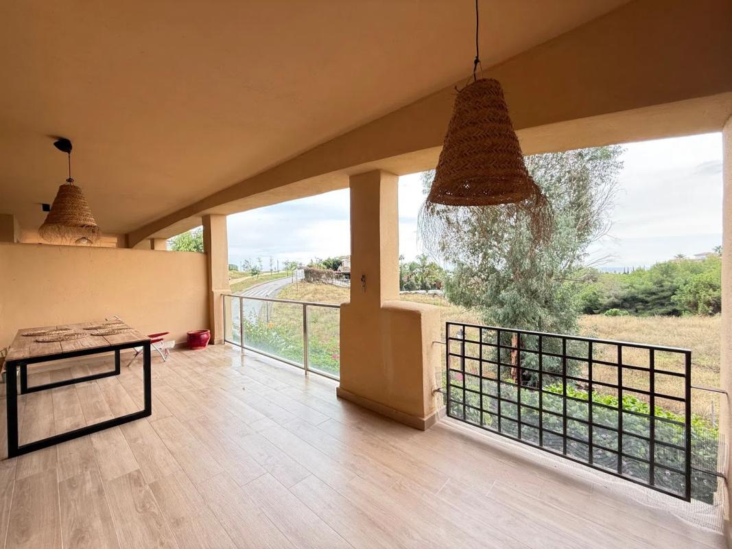 Sale of apartment in La Resina Golf, Estepona
 photo 5