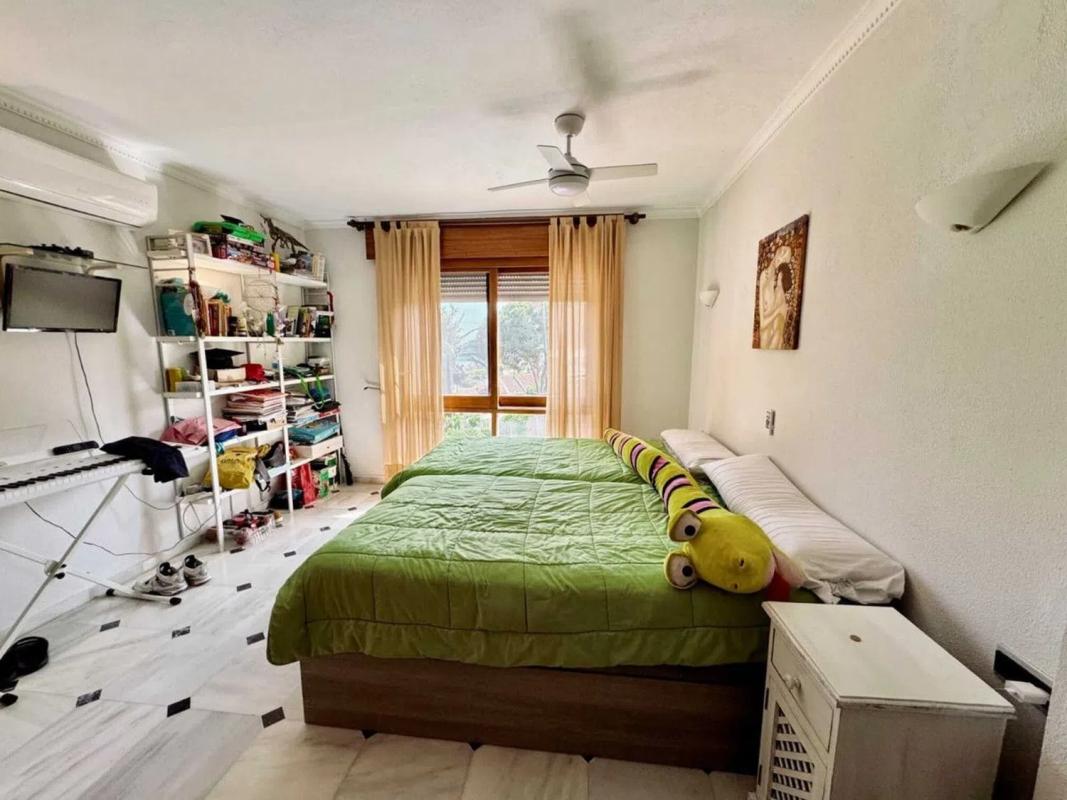Sprzedaż niezależnego domku jednorodzinnego w  Calle Sarasate, Estepona photo 4
