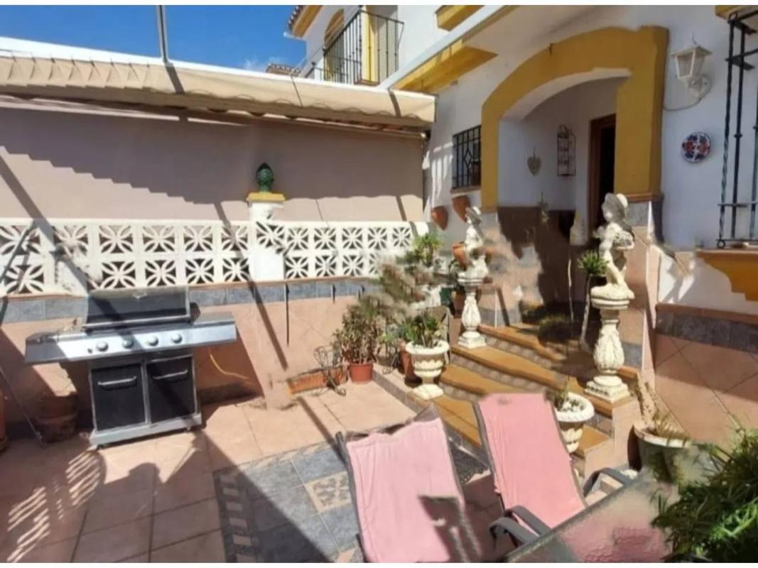 Sprzedaż niezależnego domku jednorodzinnego w Barrio Zona Calvario, Estepona photo 1