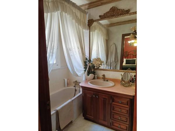 Коттедж на продажу в  Barrio Zona Calvario, Эстепона photo 3