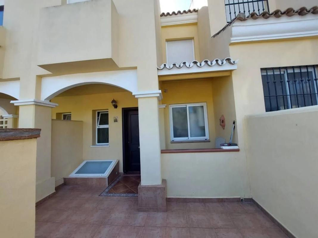 Venta de chalet independiente en Avenida DE LAS LOMAS, Estepona
photo 1