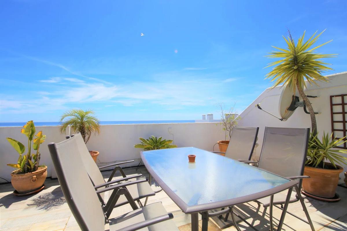 Venta de ático en Avenida del Carmen, Estepona photo 4