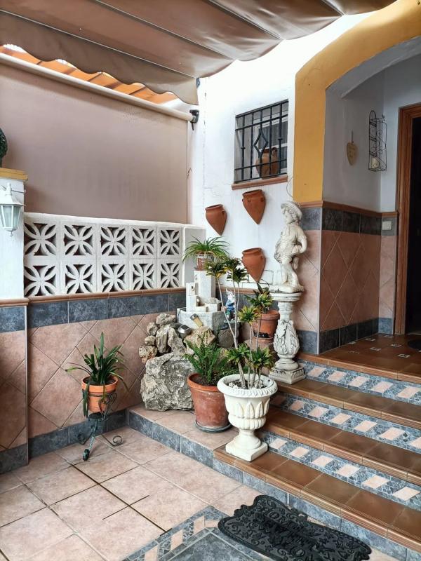 Sprzedaż niezależnego domku jednorodzinnego w Calle Monterroso s/n, Estepona photo 1
