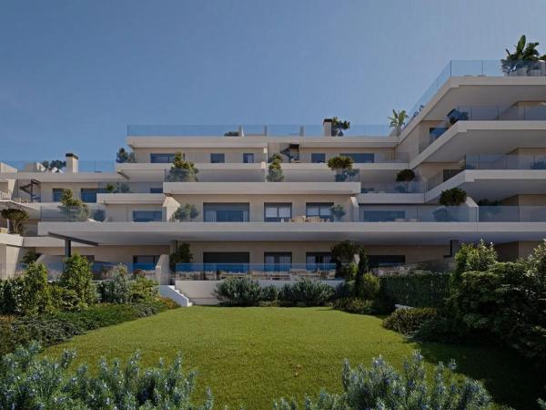 Apartment for sale in Barrio Parque Central, Estepona thumbnail 2
