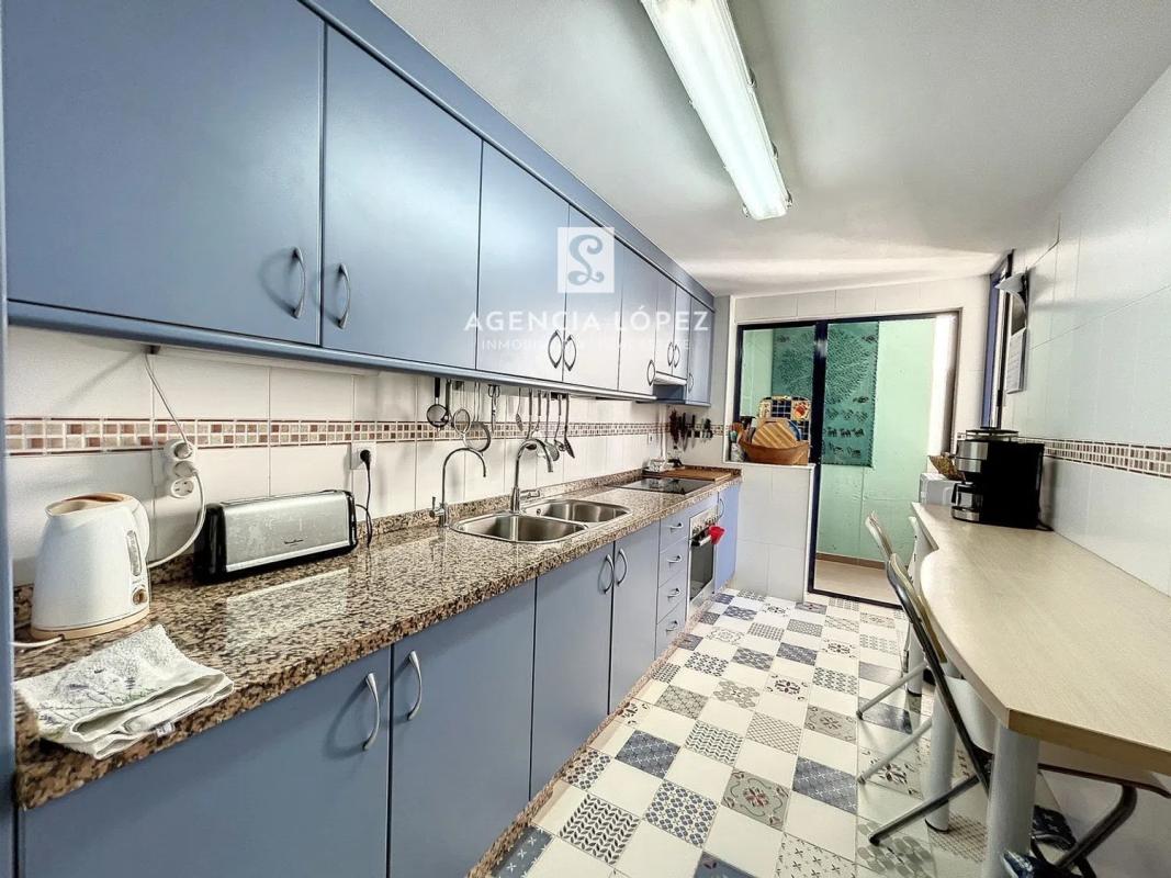 Venta de piso en Barrio Puerto de Estepona, Estepona
photo 1