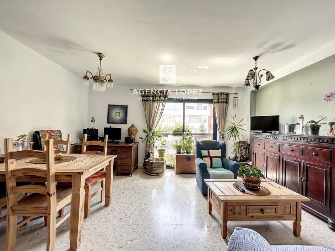 Venta de piso en Barrio Puerto de Estepona, Estepona
photo 2