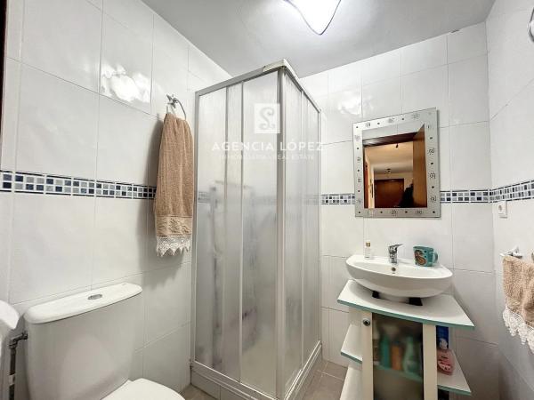 Apartment for sale in Barrio Puerto de Estepona, Estepona thumbnail 2