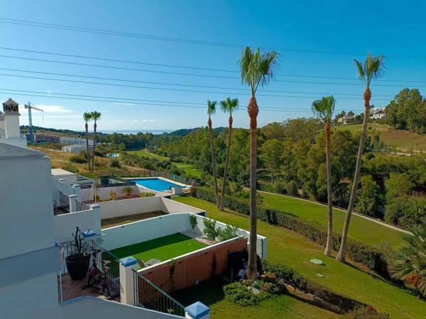 Detached villa for sale in Avenida de los Escritores, Estepona photo 1