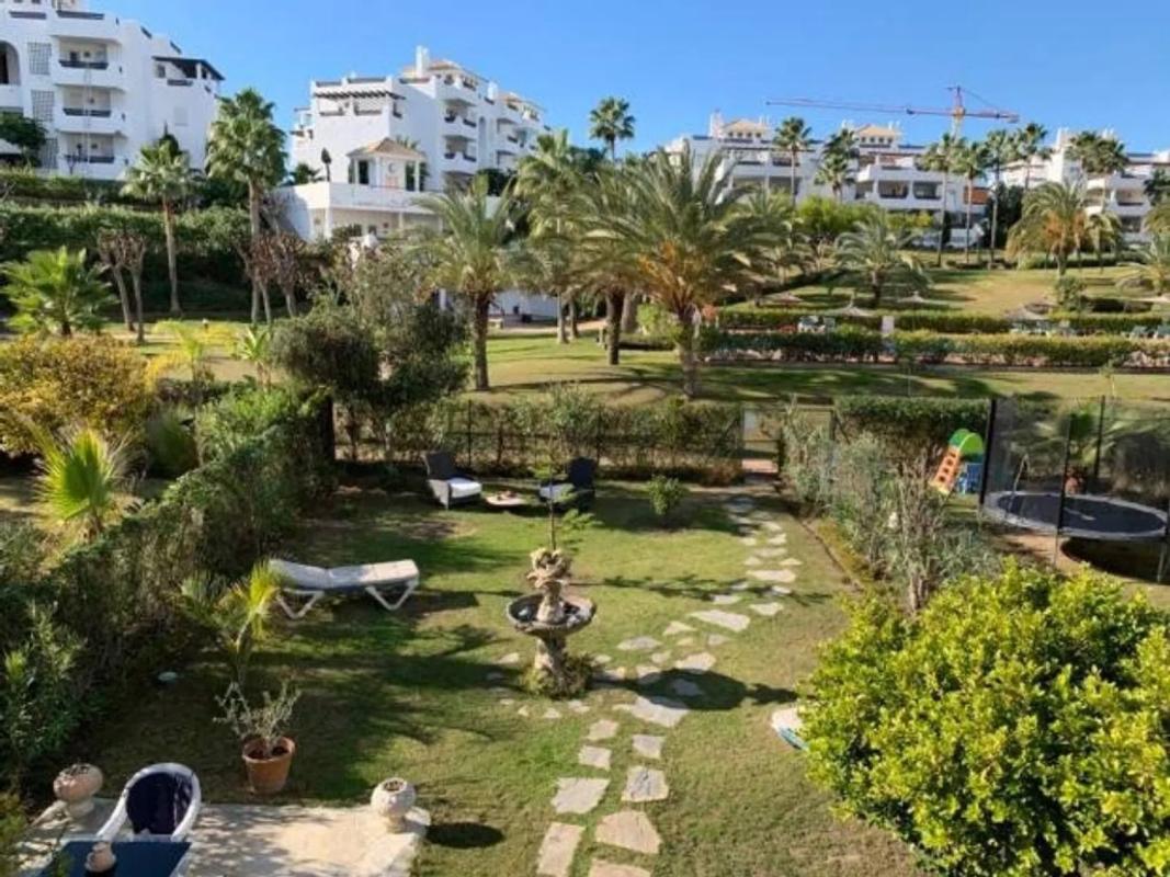 Venta de chalet independiente en Calle las Azaleas, Estepona
photo 1