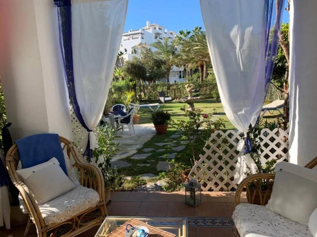 Venta de chalet independiente en Calle las Azaleas, Estepona
photo 2