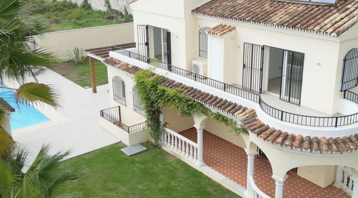 Venta de chalet independiente en Avenida del Fuego, Estepona
photo 2