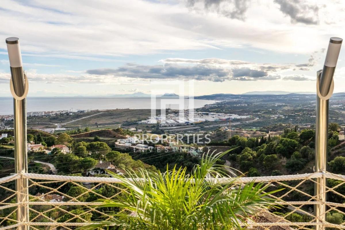 Sale of independent chalet in Camino del Ruiseñor, Estepona
photo 3