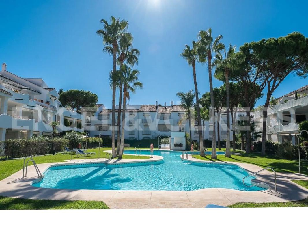 Sale of apartment in Urb. El Presidente, Estepona
photo 1