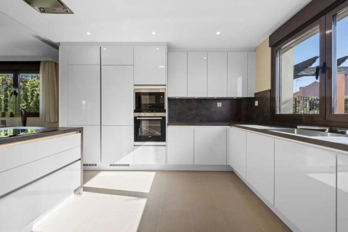 Продажа отдельного шале в Barrio Parque Central, Эстепона photo 3