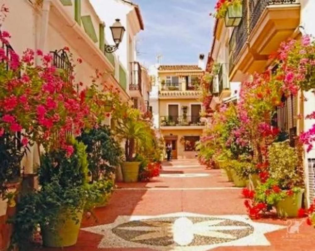 Продажа отдельного шале в Calle Pilar de Farinós, Эстепона photo 1
