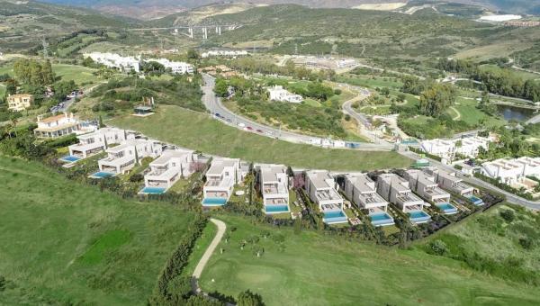 Wolnostojąca willa na sprzedaż w  Urbanización Estepona Golf, Estepona photo 3