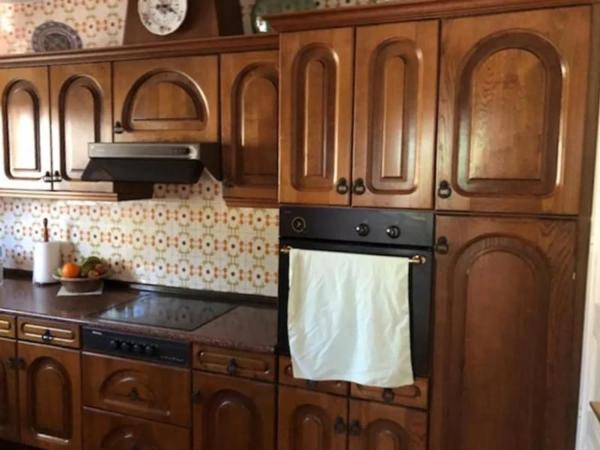 Detached villa for sale in Barrio Las Lomas, Estepona thumbnail 2