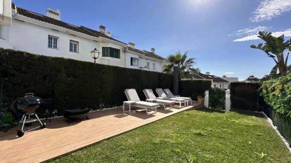 Detached villa for sale in Umbral Atalaya Green Avenue, Estepona photo 1