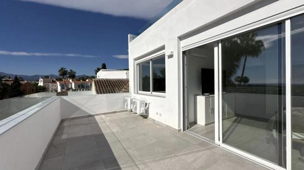 Detached villa for sale in Umbral Atalaya Green Avenue, Estepona thumbnail 1