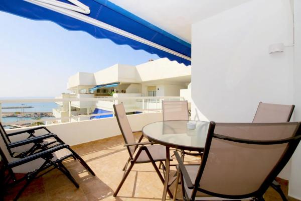 Ático en venta en Avenida del Carmen, Estepona thumbnail 1
