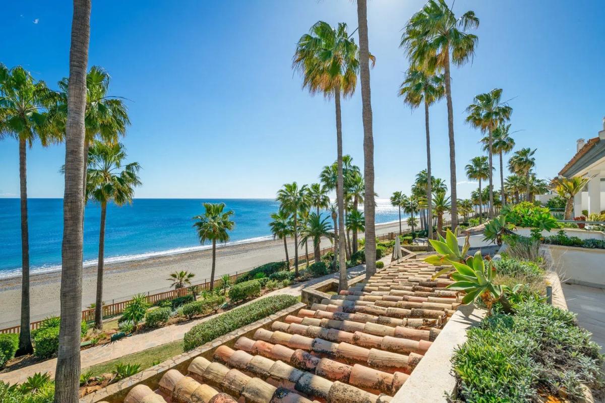 Venta de piso en Barrio El Velerín, Estepona
photo 1