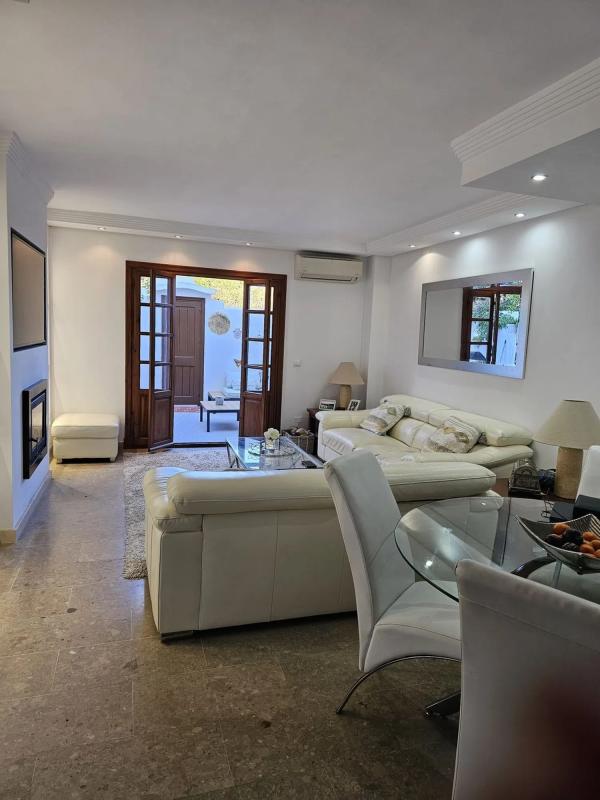 Sale of independent chalet in Calle Isabel, Estepona
 photo 3