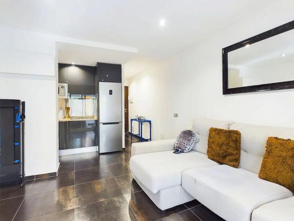 Apartment for sale in Via del Mediterráneo, Estepona thumbnail 1