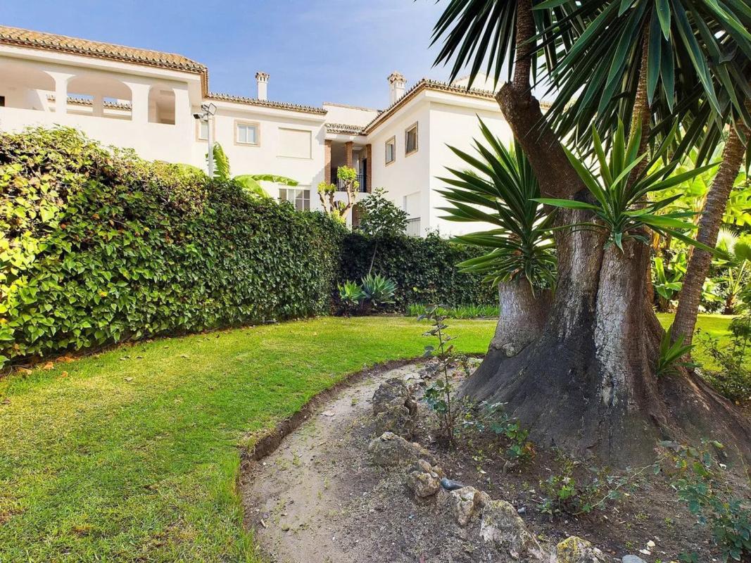 Venta de piso en Via del Mediterráneo, Estepona
photo 3