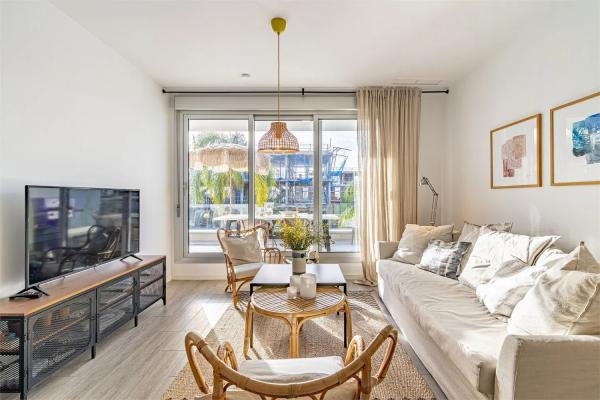 Apartment for sale in  Calle Islas Bermudas, 6, Estepona photo 4