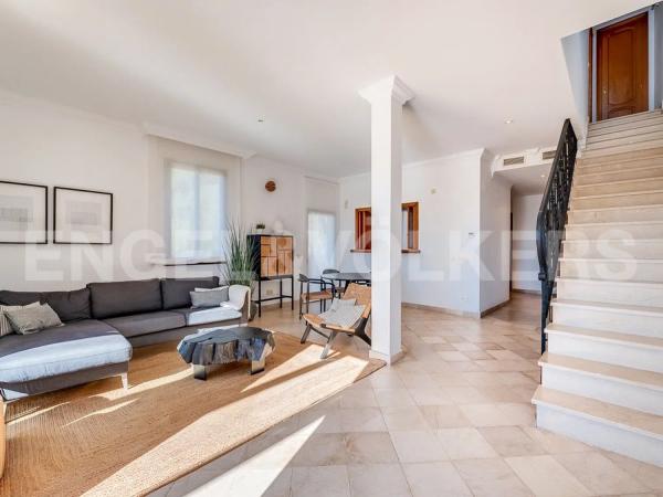 Ático en venta en Barrio Paraiso-Barronal, Estepona photo 1