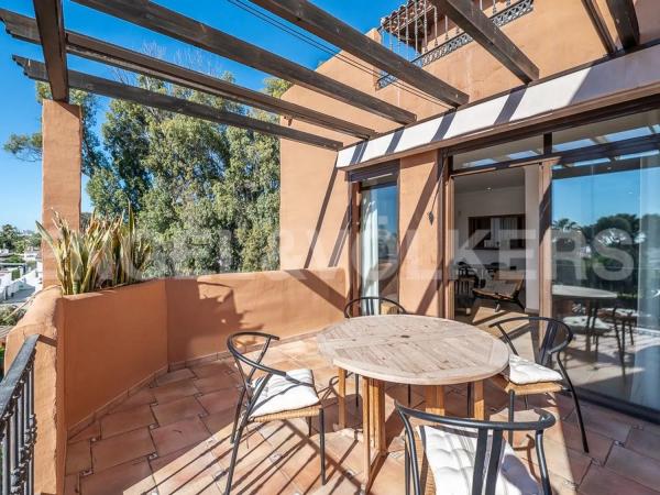 Ático en venta en Barrio Paraiso-Barronal, Estepona thumbnail 2