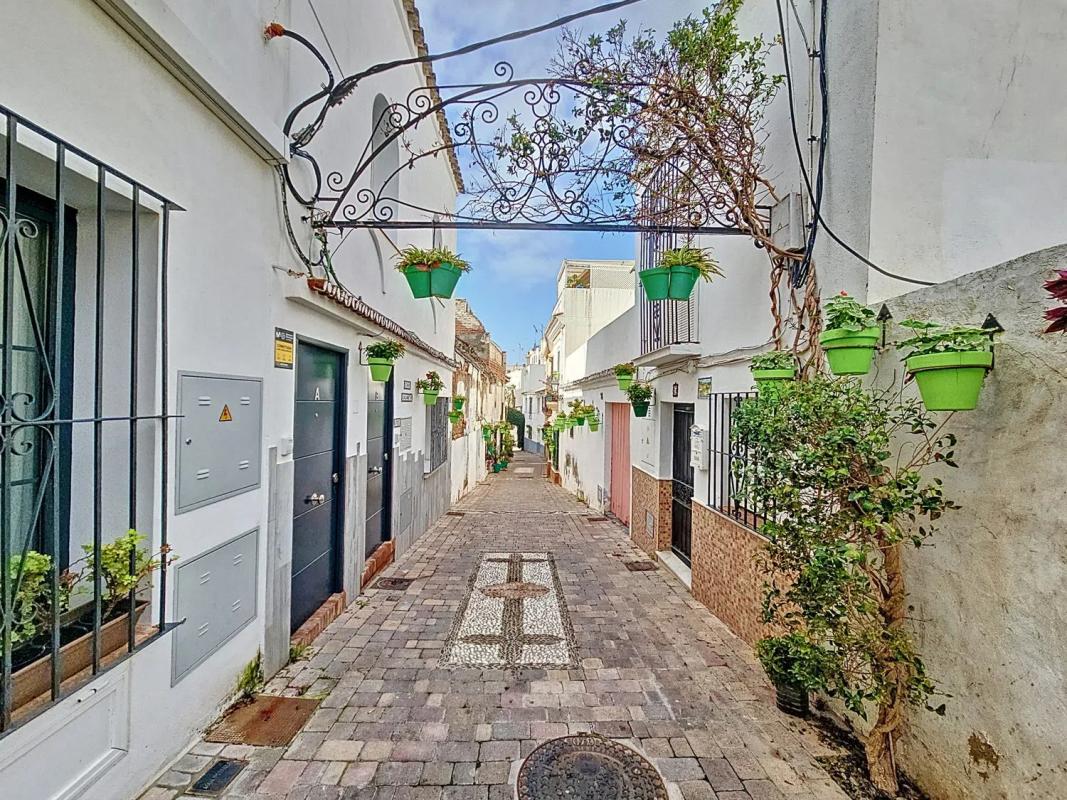 Sale of independent chalet in Barrio Centro, Estepona
photo 2
