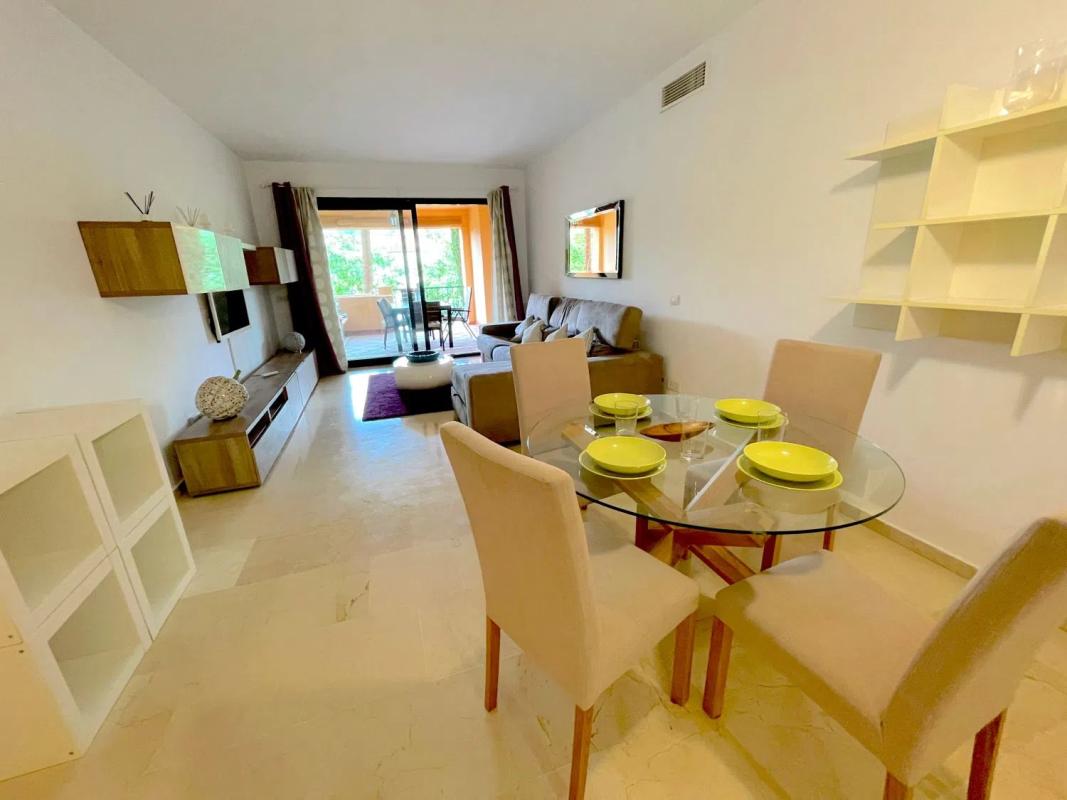 Sale of apartment in Camino de Cortes, Estepona
photo 5