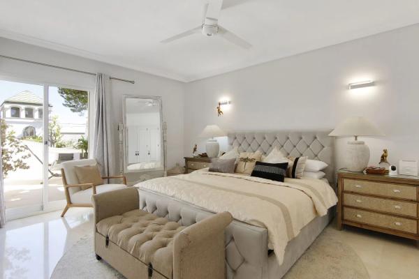 Ático en venta en Barrio El Velerín, Estepona thumbnail 2