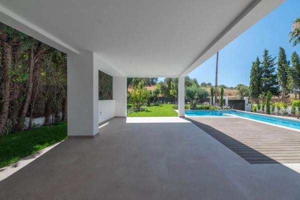 Detached villa for sale in  Urbanización el paraiso s/n, Estepona photo 4